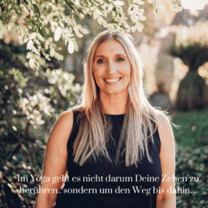 Melanie Speicher Yoga Retreat Female-Flow